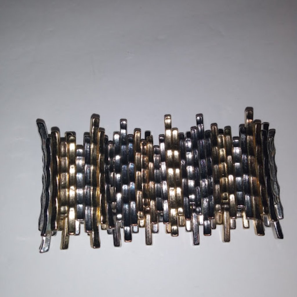 Brutalist Style Gold Tone And Silver Tone Metal Stretch Bracelet